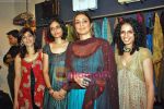 Tabu at Priyadarshini Rao and Uttam Ghosh fashion preview in Zoya on 30th Sep 2009 (7).JPG